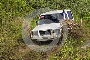 Off-road vehicle  overcomes the track