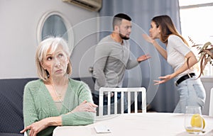 Offended mother dont speaking with adult children during home quarrel