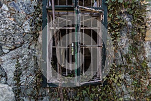 offenes fenster ohne scheiben