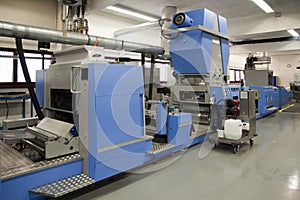 Offset/flexo press for labels