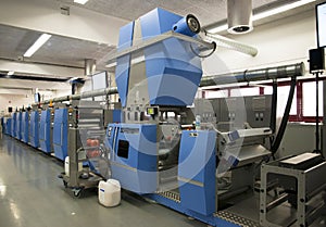 Offset/flexo press for labels