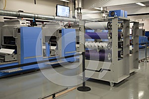 Offset/flexo press for labels