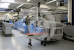 Offset/flexo press for labels