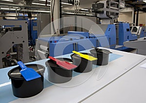 Offset/flexo press for labels