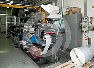 Offset/flexo press printing for labels