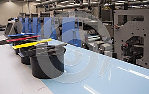 Offset press printing for labels photo