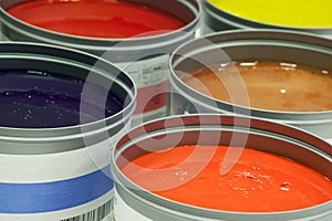 Offset printing ink, paint cans