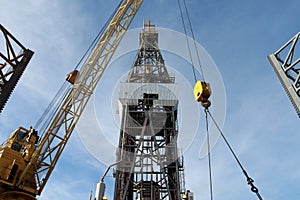 Offshore Drill Rig and Rig Crane
