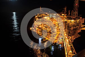 Offshore the night Industry oil and gas