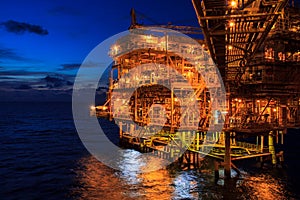 Offshore the night Industry oil and gas