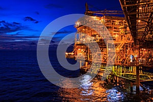 Offshore the night Industry oil and gas