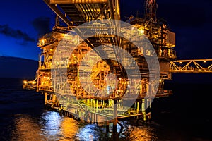 Offshore the night Industry oil and gas