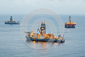 Offshore oil platform and gas drillship with illumination