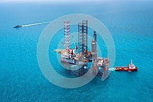 Offshore oil rig drilling platform