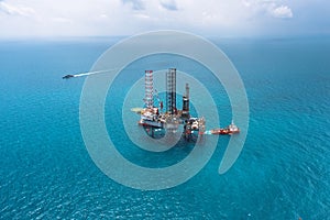 Offshore oil rig drilling platform