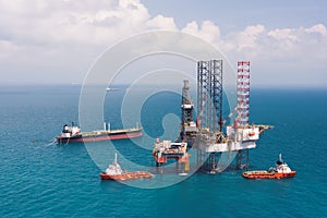 Offshore oil rig drilling platform