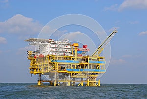 OFFSHORE PLATFORMS photo