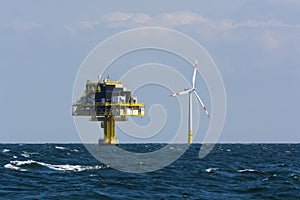 Offshore substation and wind turbine