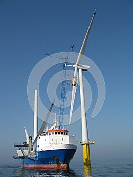 Offshore wind turbine installation