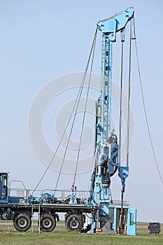 Oil exploration drilling rig vehicle