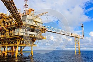 Oil and Gas central processing platform and remote platform pro