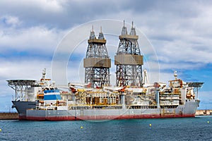 Oil and gas drilling ship