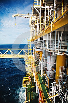 Oil and gas platform in the gulf or the sea, The world energy, O