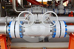 Oil and gas processing plant with valves