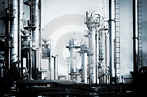 Oil and gas refinery, analogue processing effect