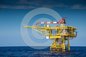 Oil and gas remote wellhead platform produced gas and crud oil and sent to central processing platform