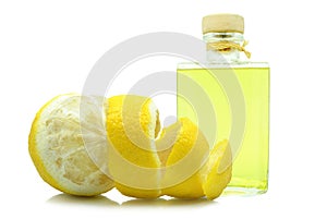 Oil of lemon peel