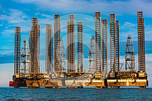 Oil platform