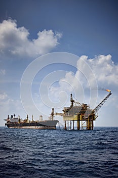 Oil platform attach with floating production storage and offloading FPSO