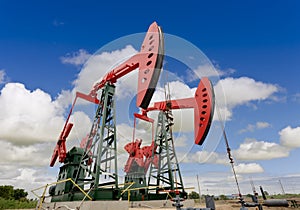 Oil pump jacks