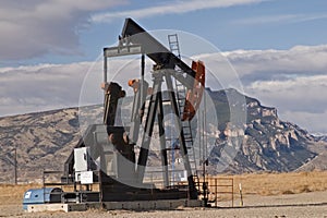 Oil pump petroleum methane natural gas well mountains