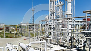 Oil refinery Equipment for primary oil refining