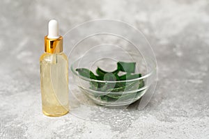 Oil or serum with aloe extract. Regenerating Serum