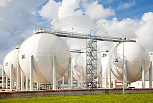 Oil storage