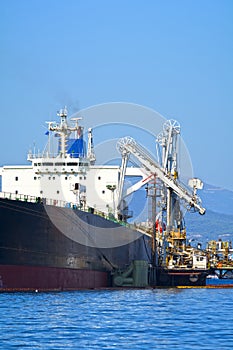 Oil tanker