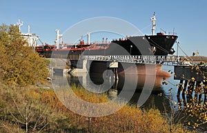 Oil tanker