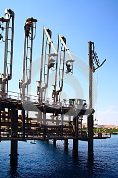 Oil terminal