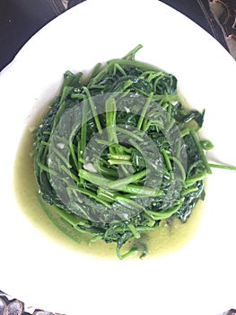 Oil with water spinach