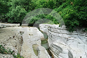 Okatse Ñanyon georgia mountain river rock