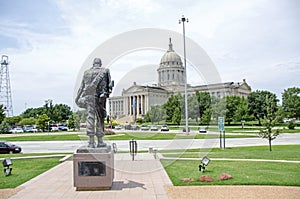 Oklahoma State Capitol with war memorial