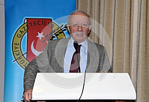 Oktay Eksi