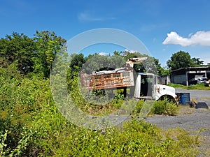 An old abandoned truck rusting