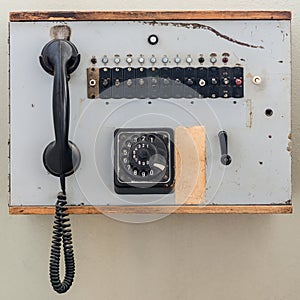 Old analog telephone cell with jog dial