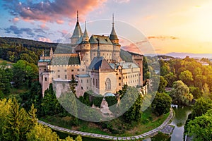 Starý krásný středověký hrad v Bojnicích, Slovensko, Evropa. Památka UNESCO