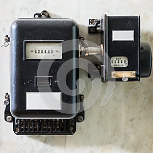 Old black plumbed power meter