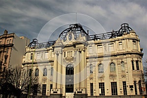 Old building in the city whitout roof